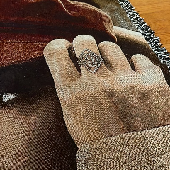 SOLD! Don’t buy. NIB Taylor Swift Red (Taylor’s Version) Blanket - Picture 6 of 6